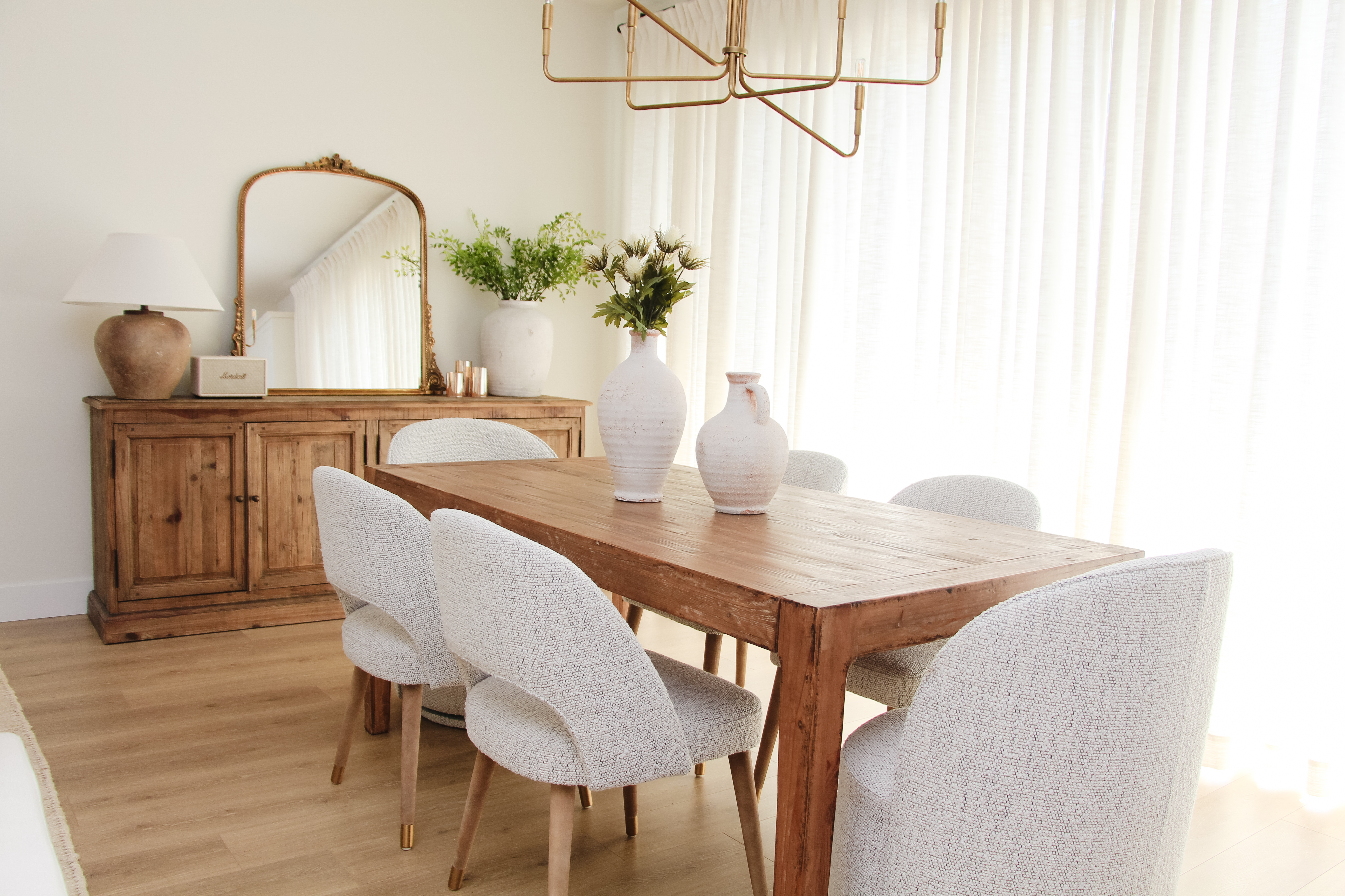 Minimalist Modern Dining Room