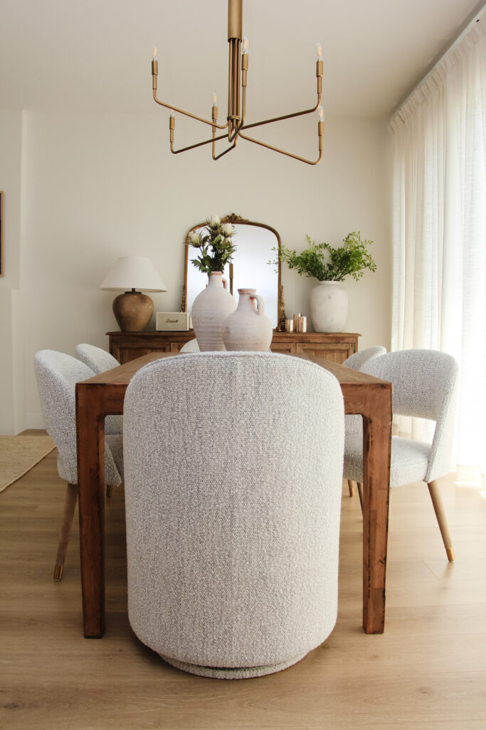 Minimalist Modern Dining Room