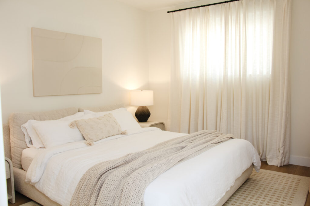 Minimalist Bedroom Drapery