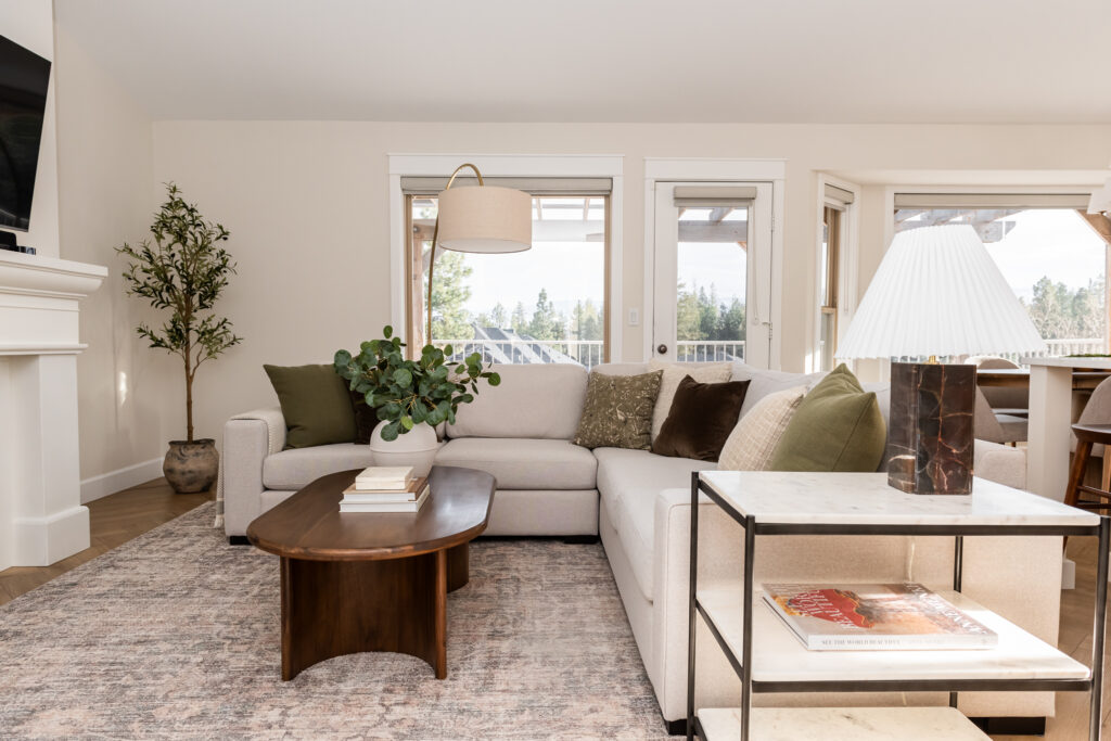 cream sectional pillow styling