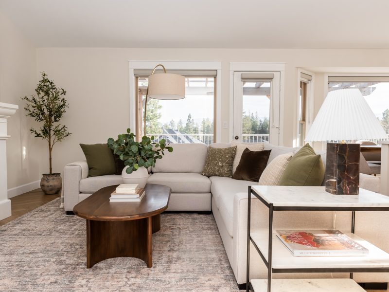 cream sectional pillow styling